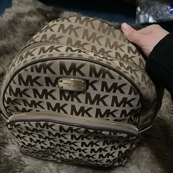 Pre Loved - Picture 3 of 4